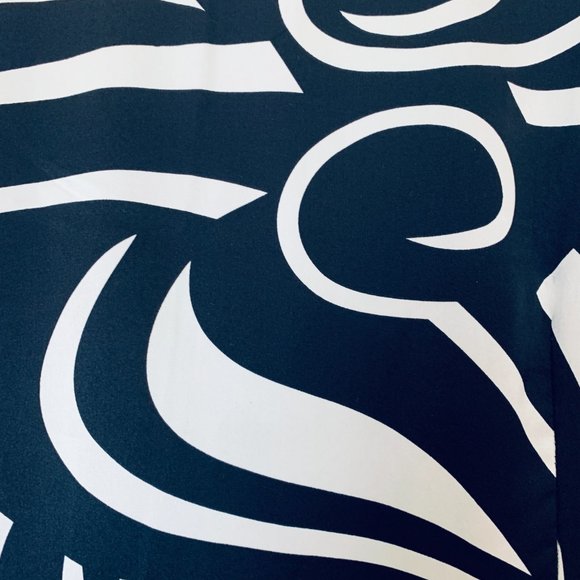 Dress 100% Silk Geometric Pattern - Picture 11 of 12